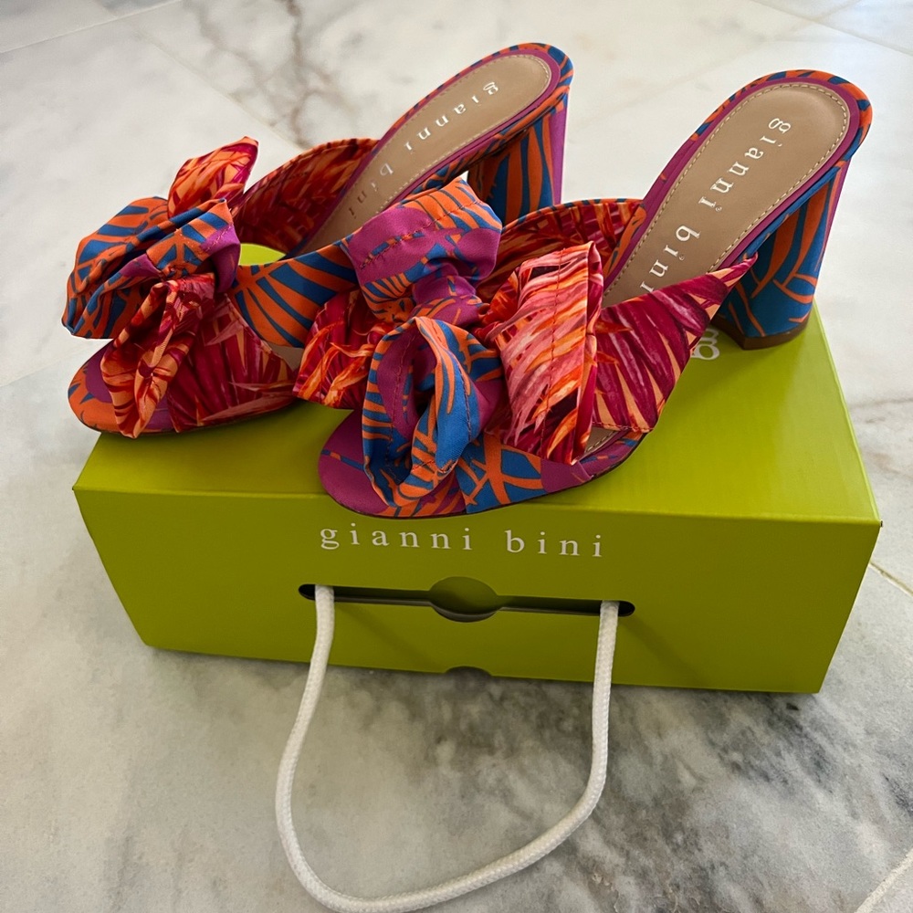 Gianni Bini block heel